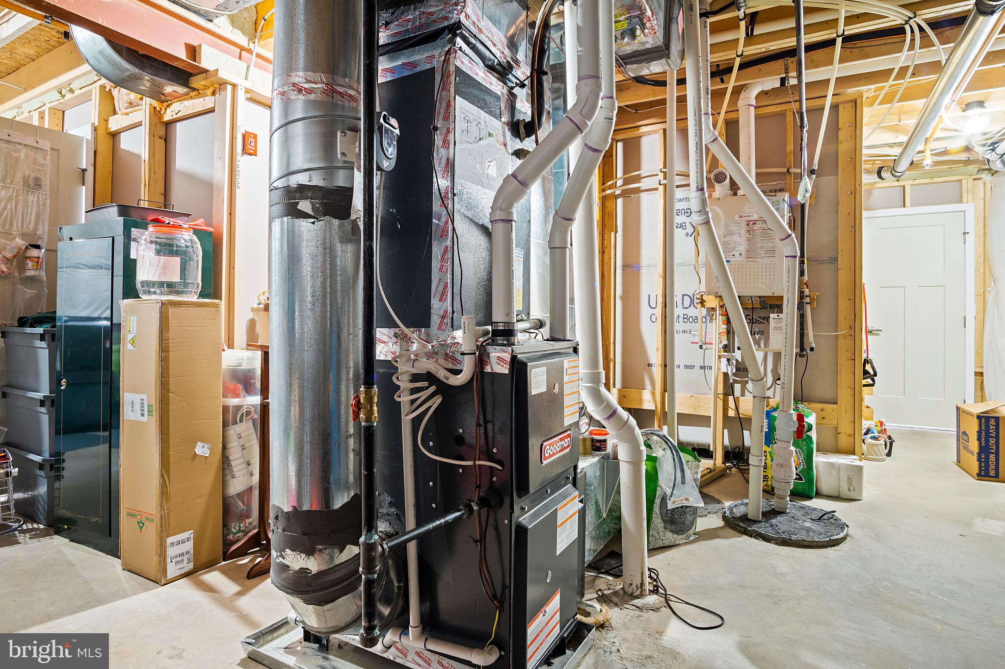 WEST FIELDS - Residential