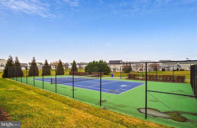 WEST FIELDS - Residential