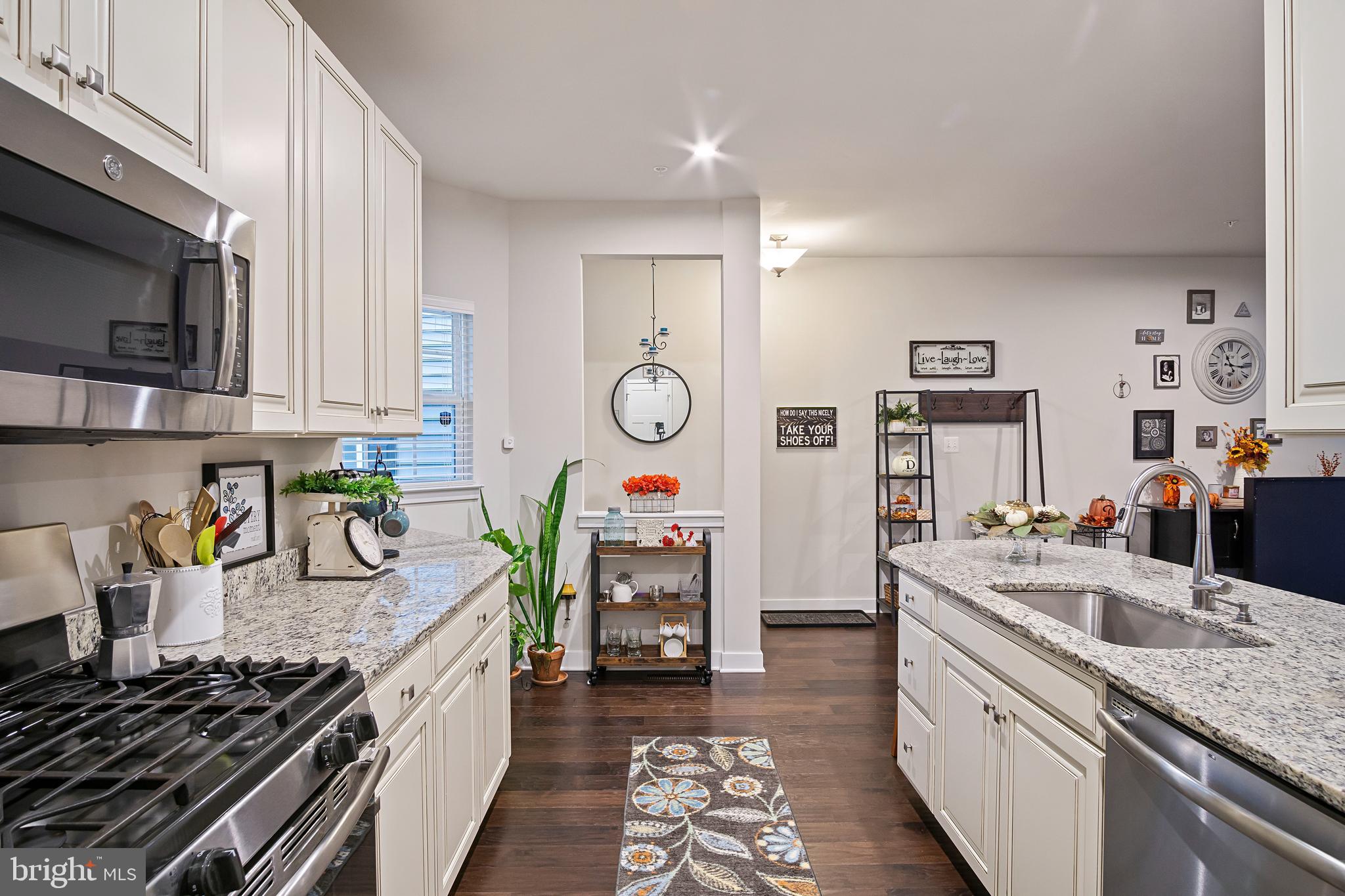 WEST FIELDS - Residential