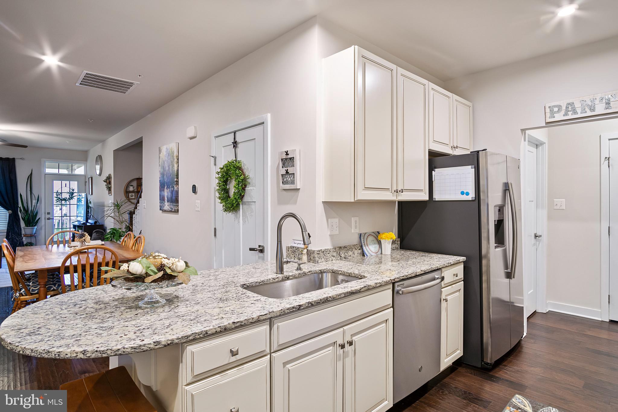 WEST FIELDS - Residential