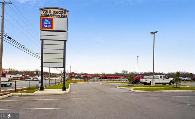 WEST FIELDS - Residential