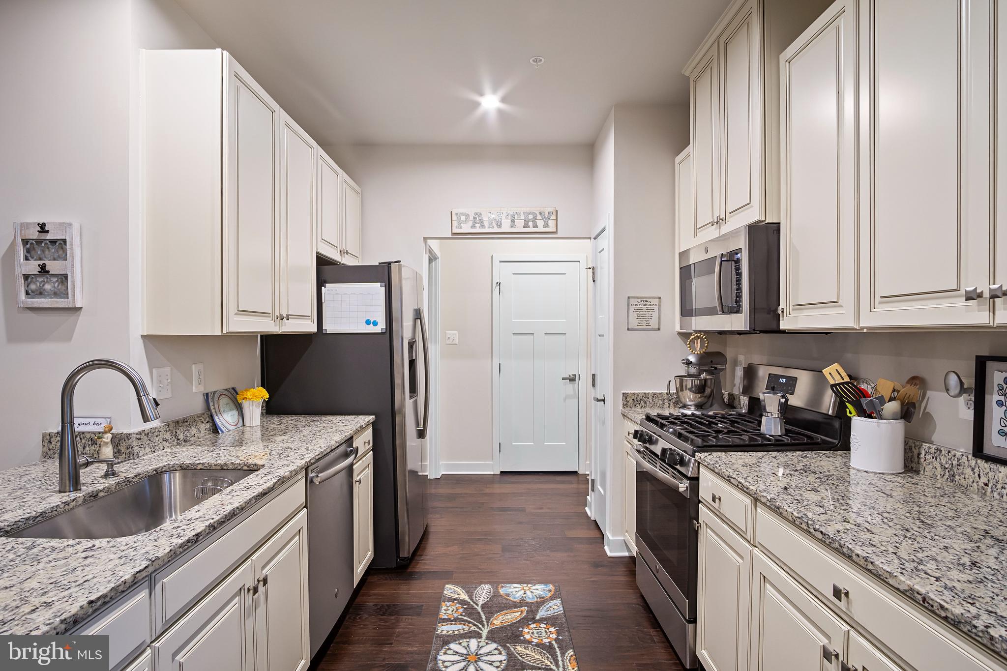 WEST FIELDS - Residential