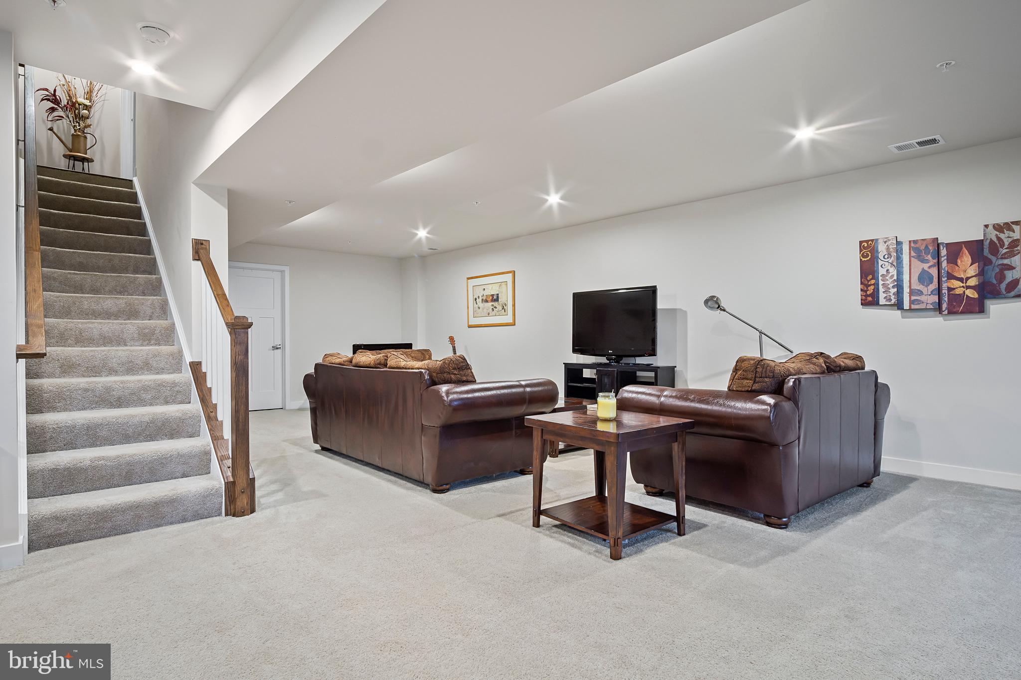 WEST FIELDS - Residential