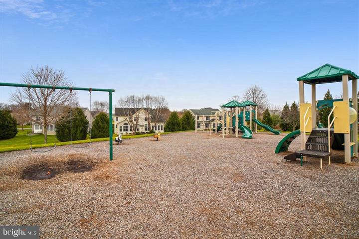 WEST FIELDS - Residential