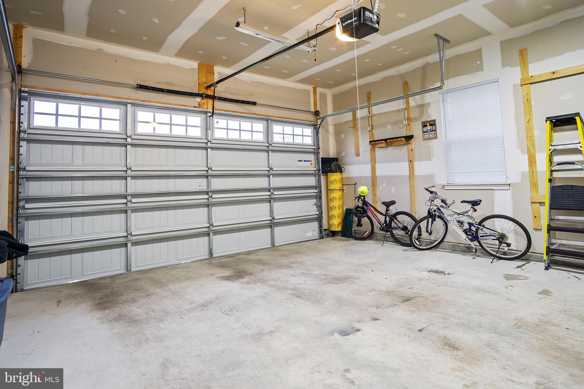 WEST FIELDS - Residential