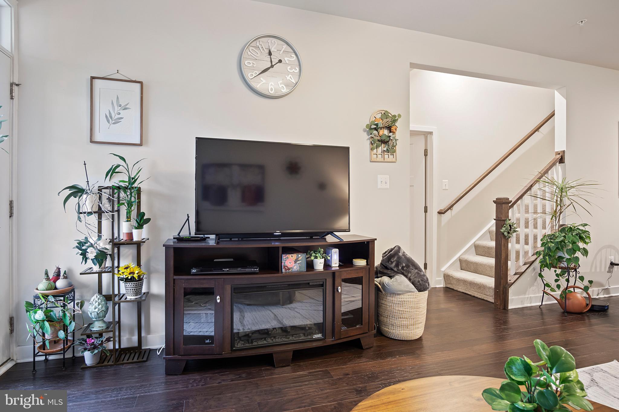 WEST FIELDS - Residential