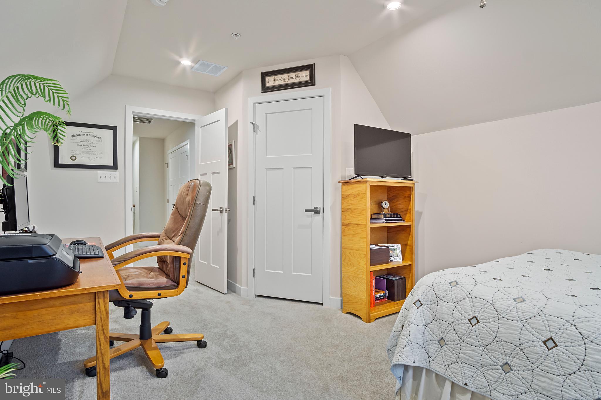 WEST FIELDS - Residential