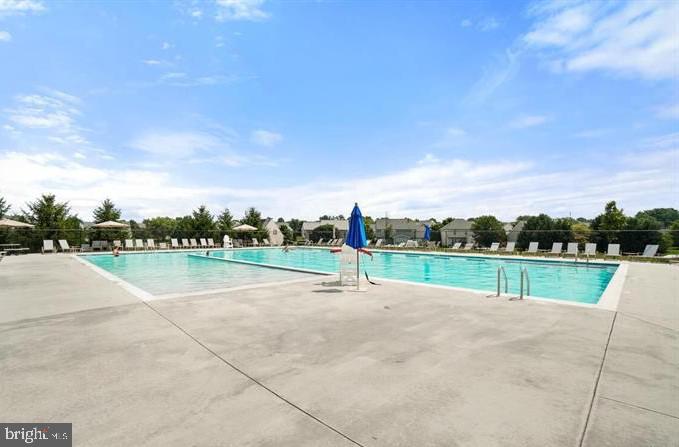 WEST FIELDS - Residential