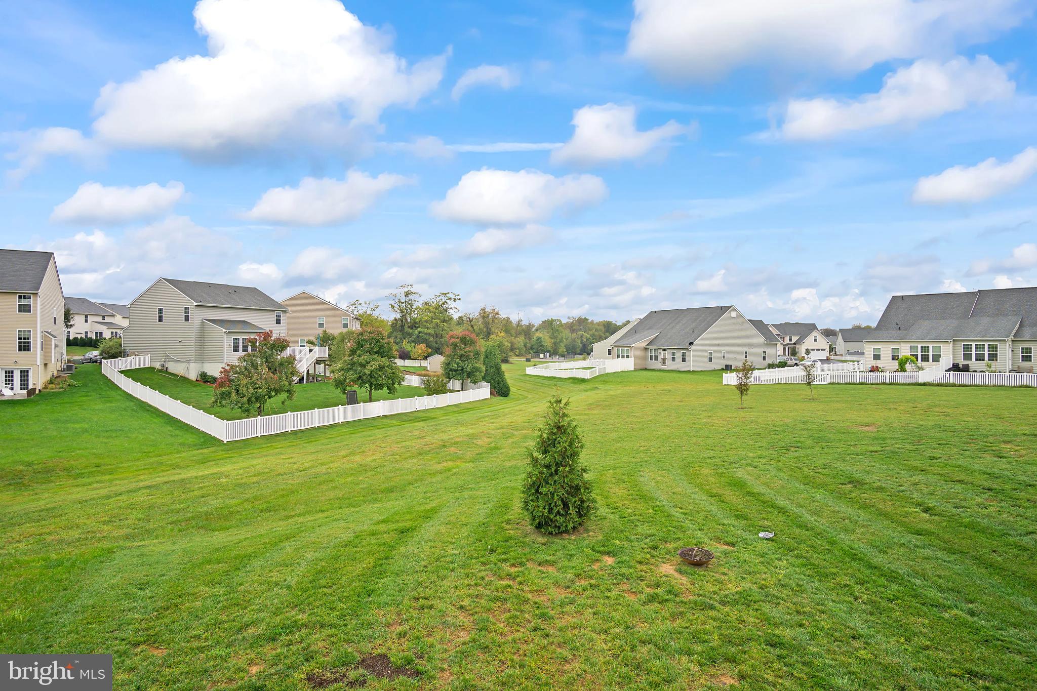 WEST FIELDS - Residential