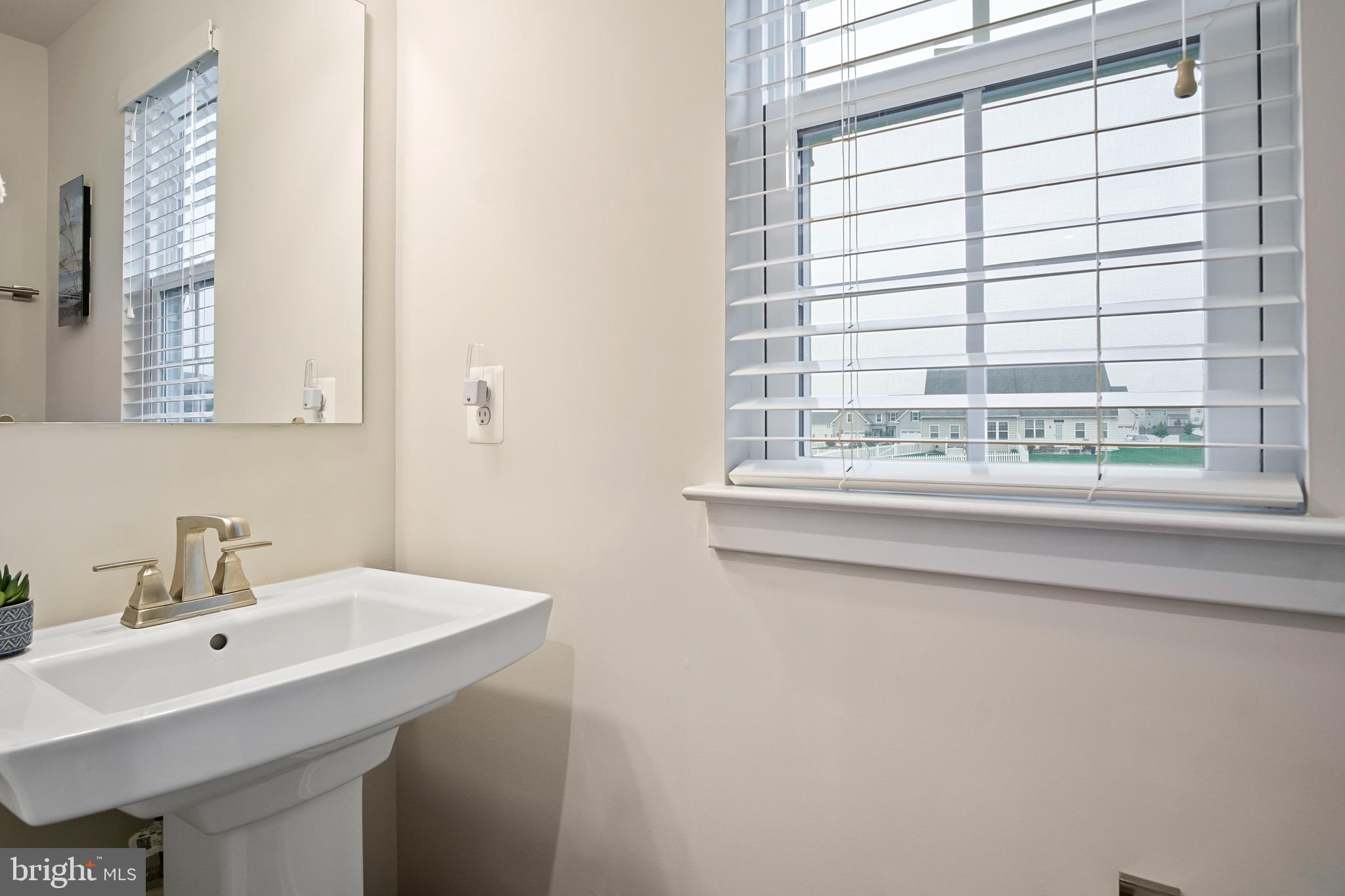 WEST FIELDS - Residential