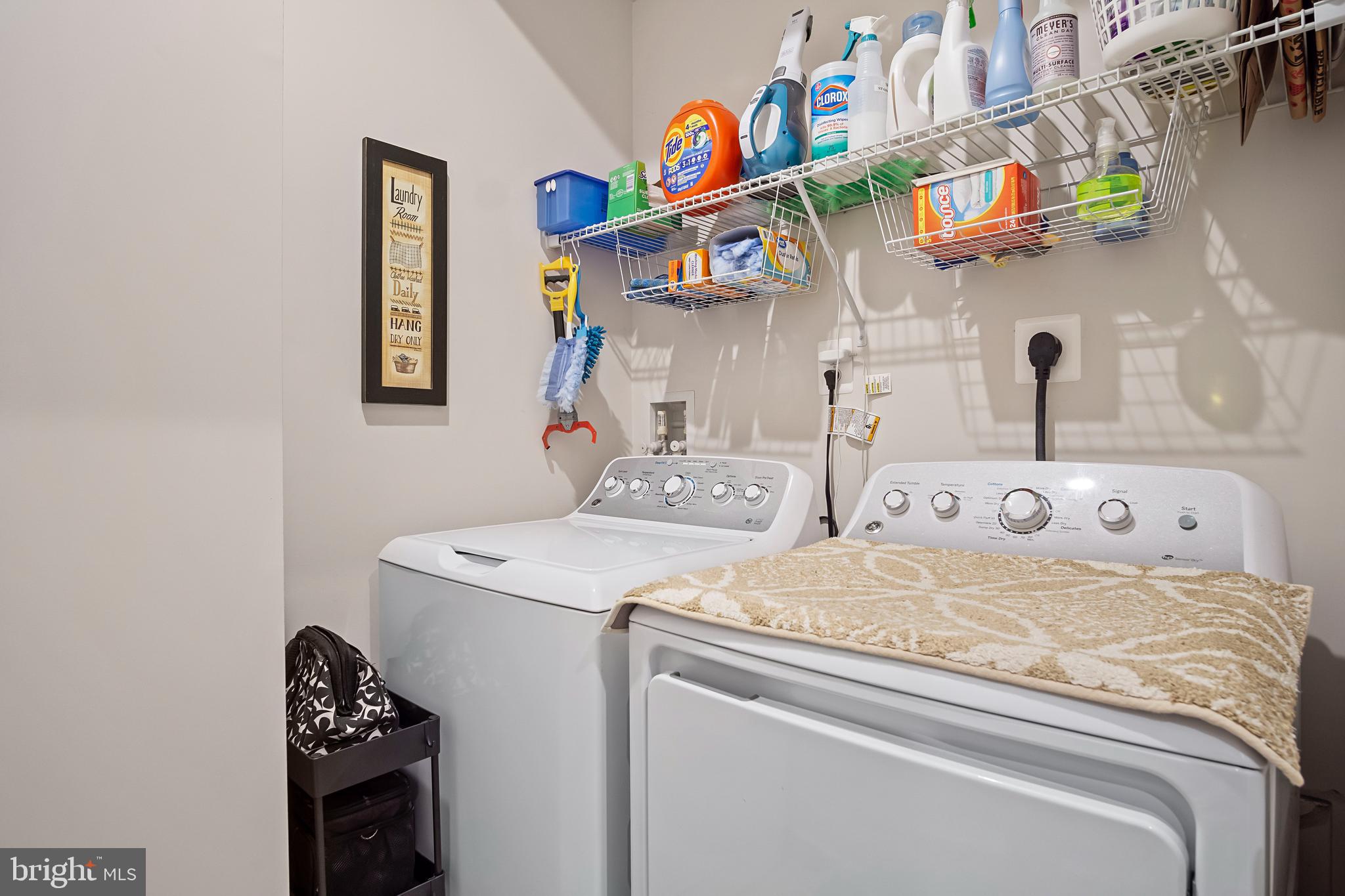 WEST FIELDS - Residential