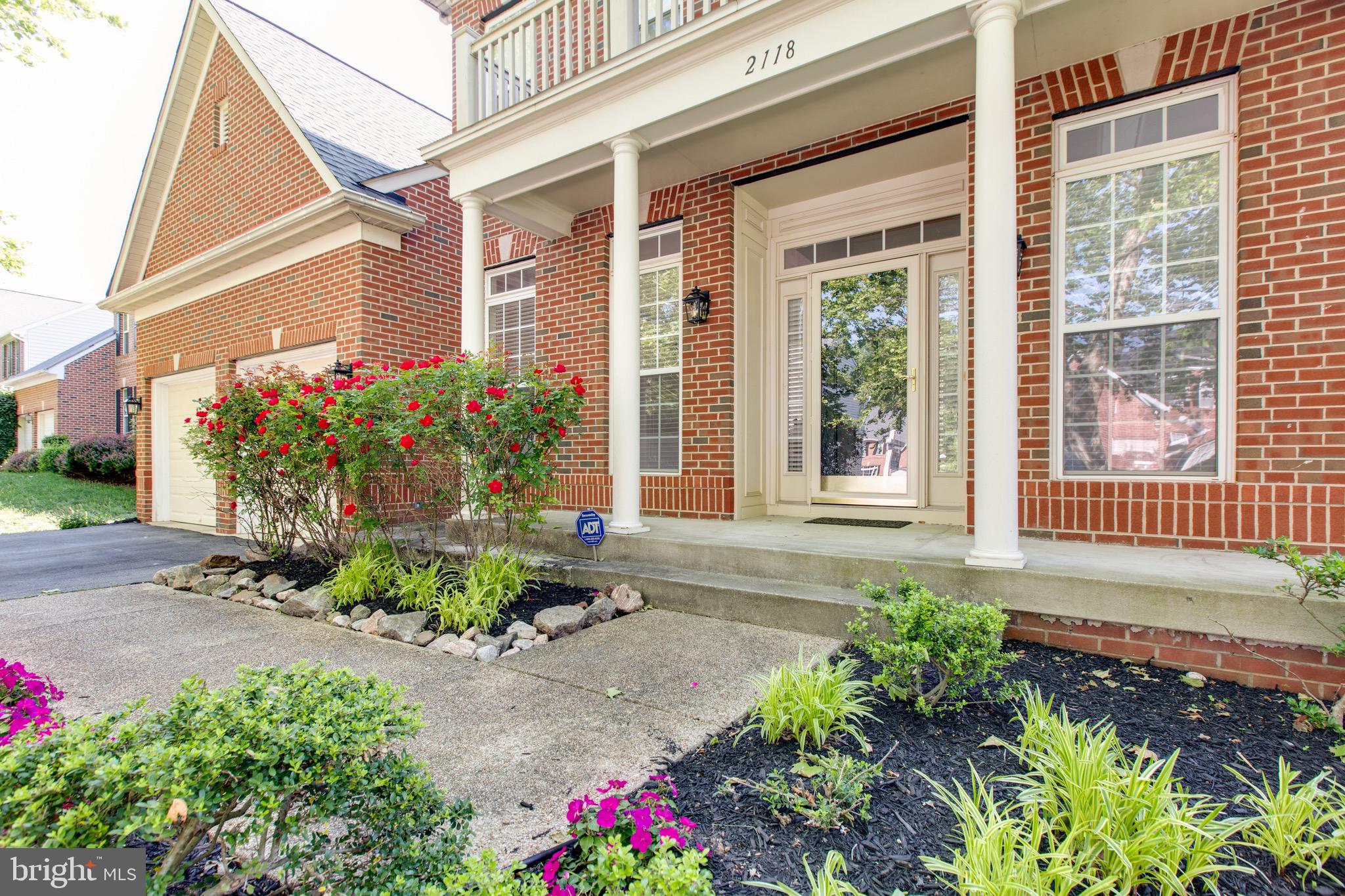 HOLLIFIELD ESTATES - Residential