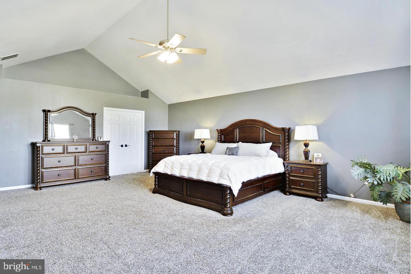 OLD WATERFORD KNOLL - Residential Lease