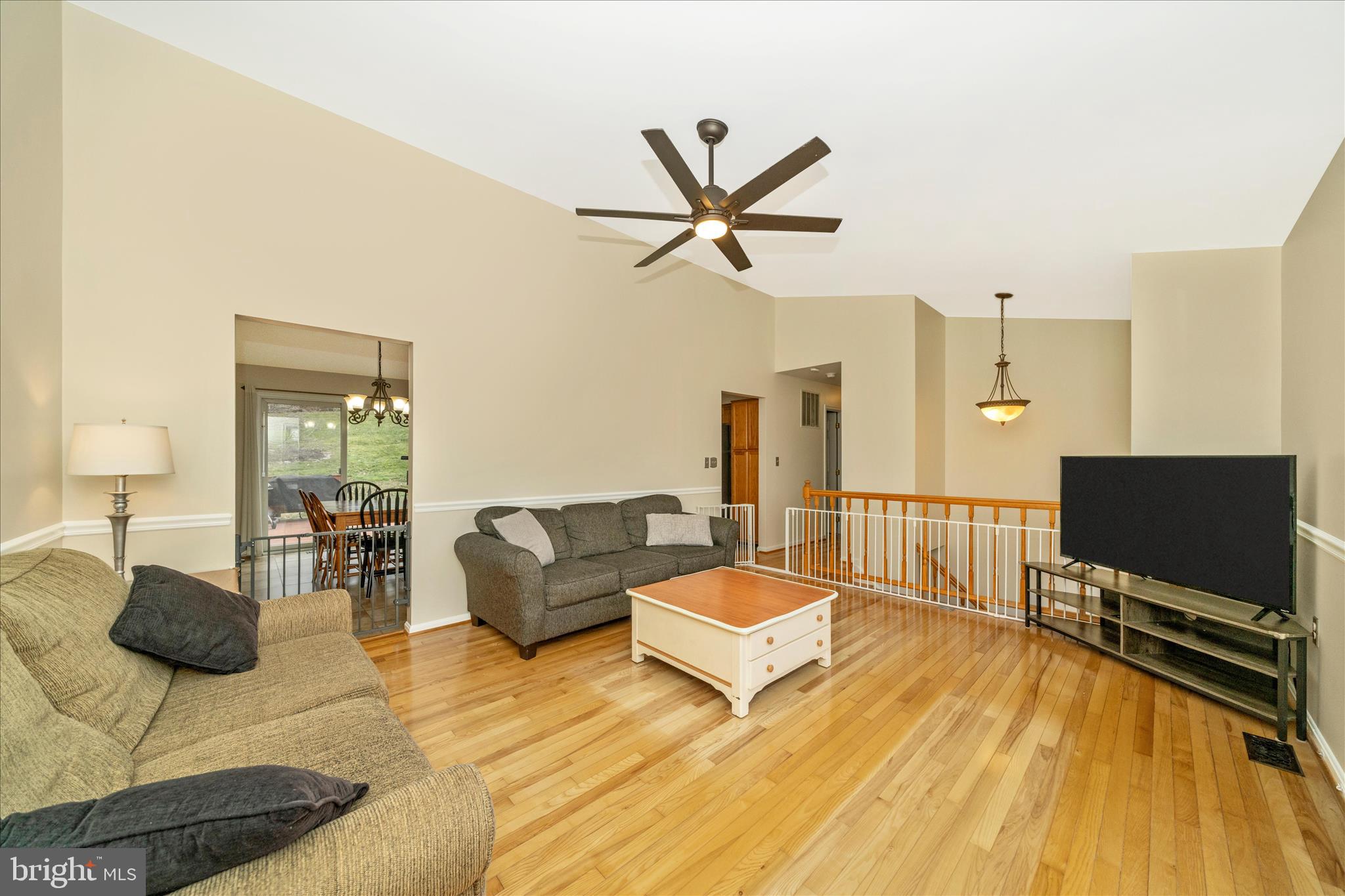 CLIFTON KNOLLS - Residential