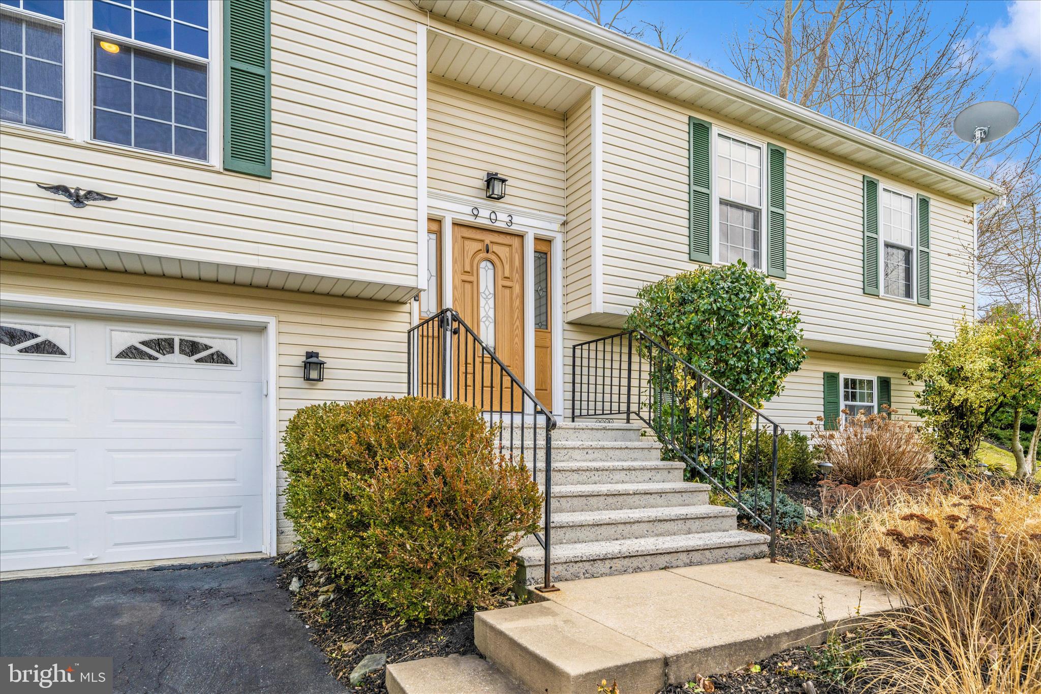 CLIFTON KNOLLS - Residential