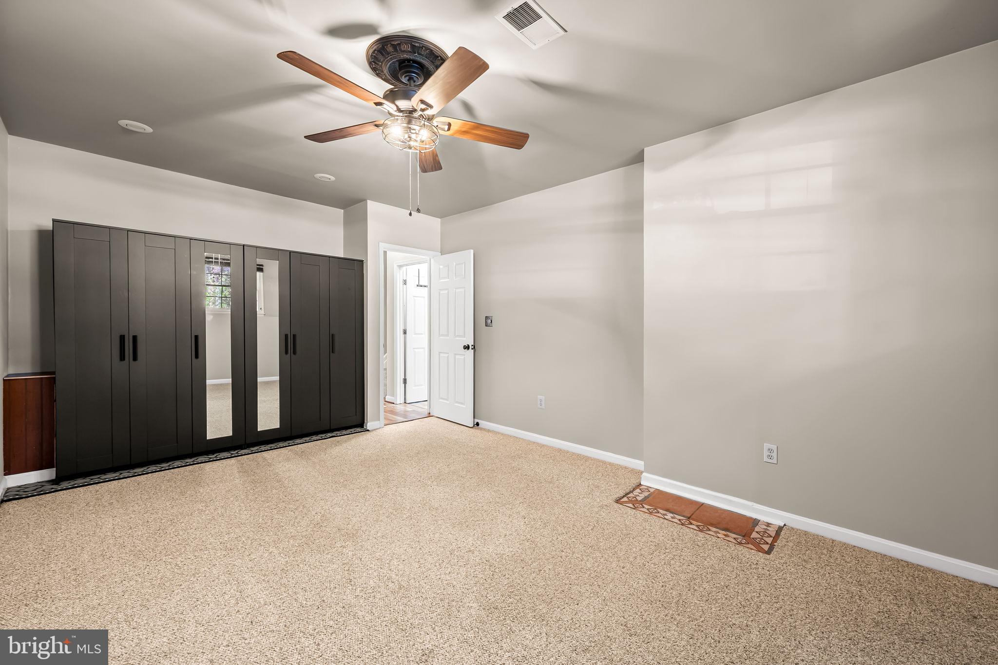 HUNTERS RUN - Residential