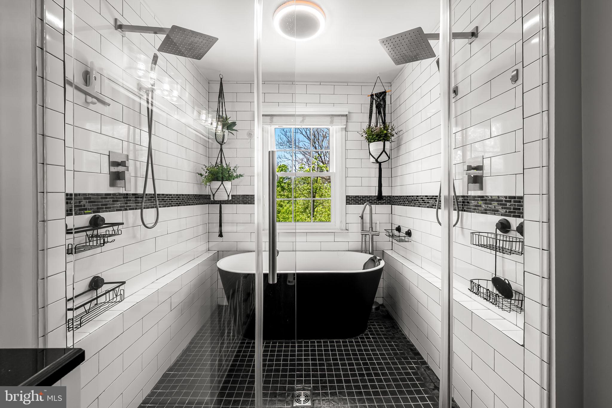 HUNTERS RUN - Residential