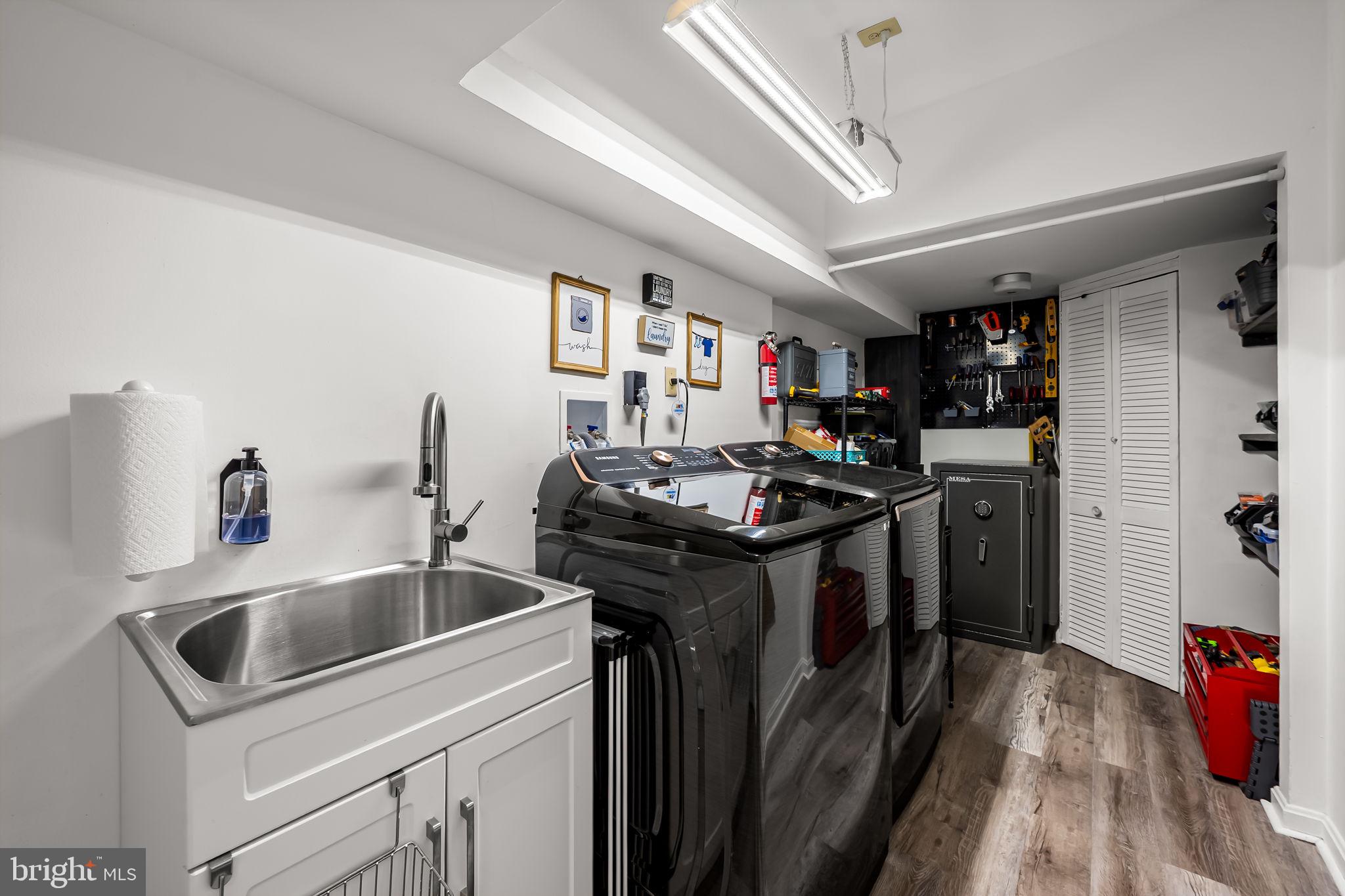 HUNTERS RUN - Residential
