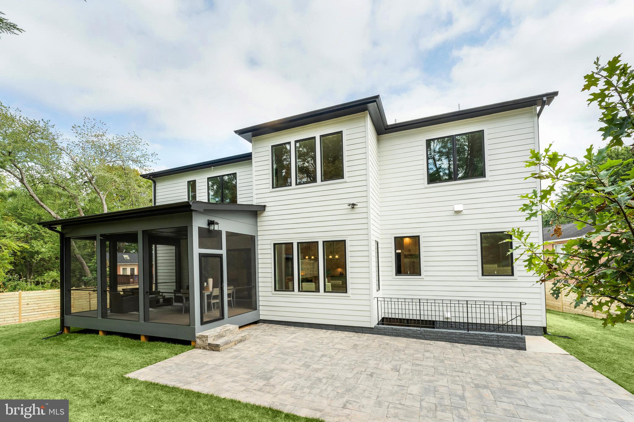 SOUTHRIDGE - Residential