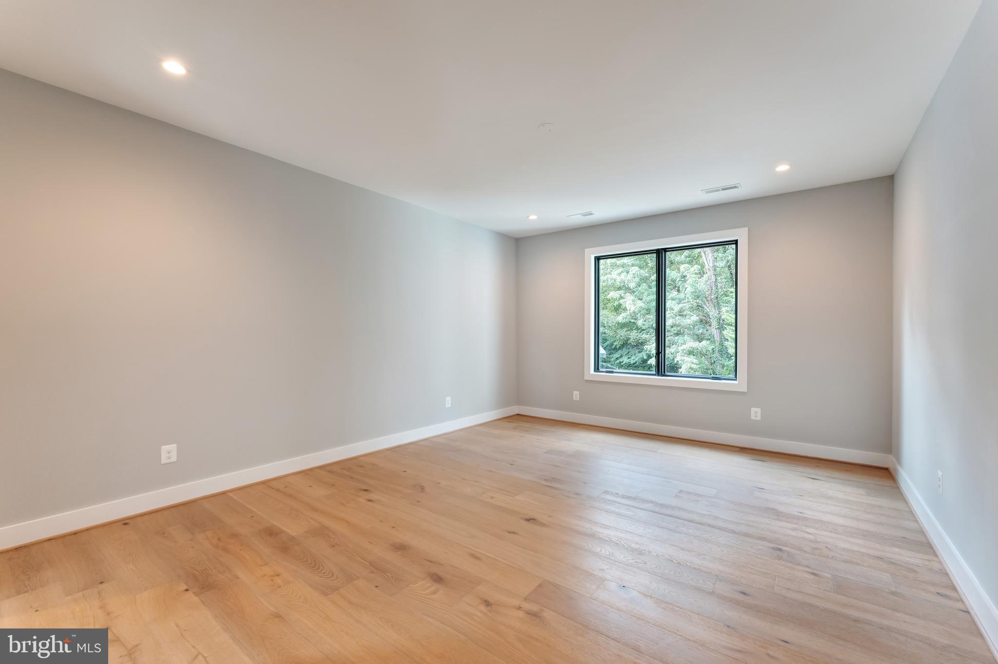 SOUTHRIDGE - Residential