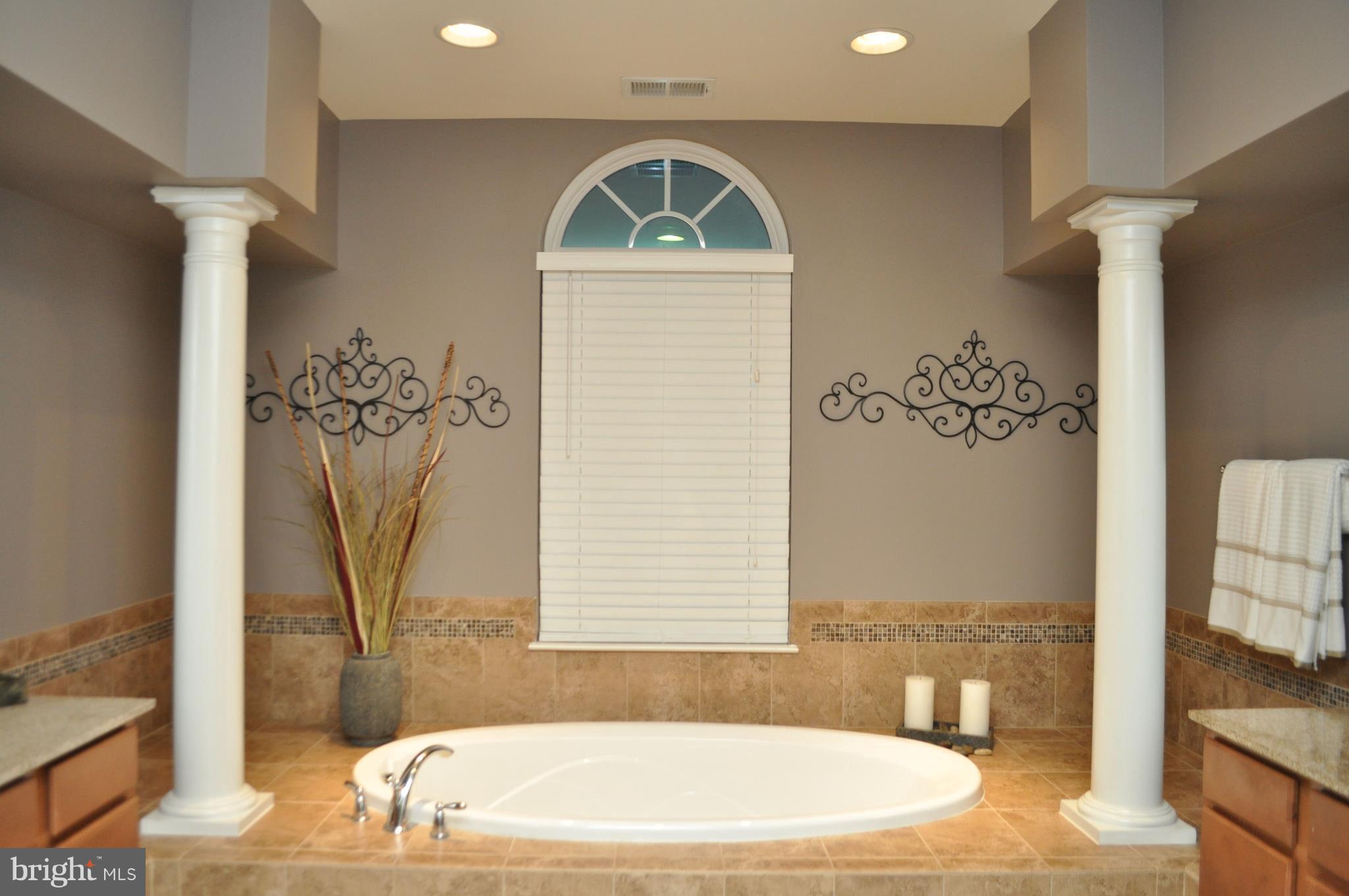 LINDEN GROVE - Residential