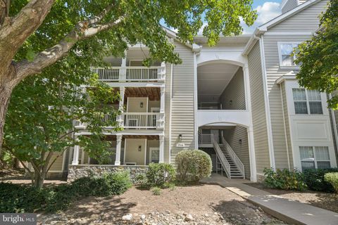 1708 LAKE SHORE CREST DRIVE 26 RESTON VA 20190