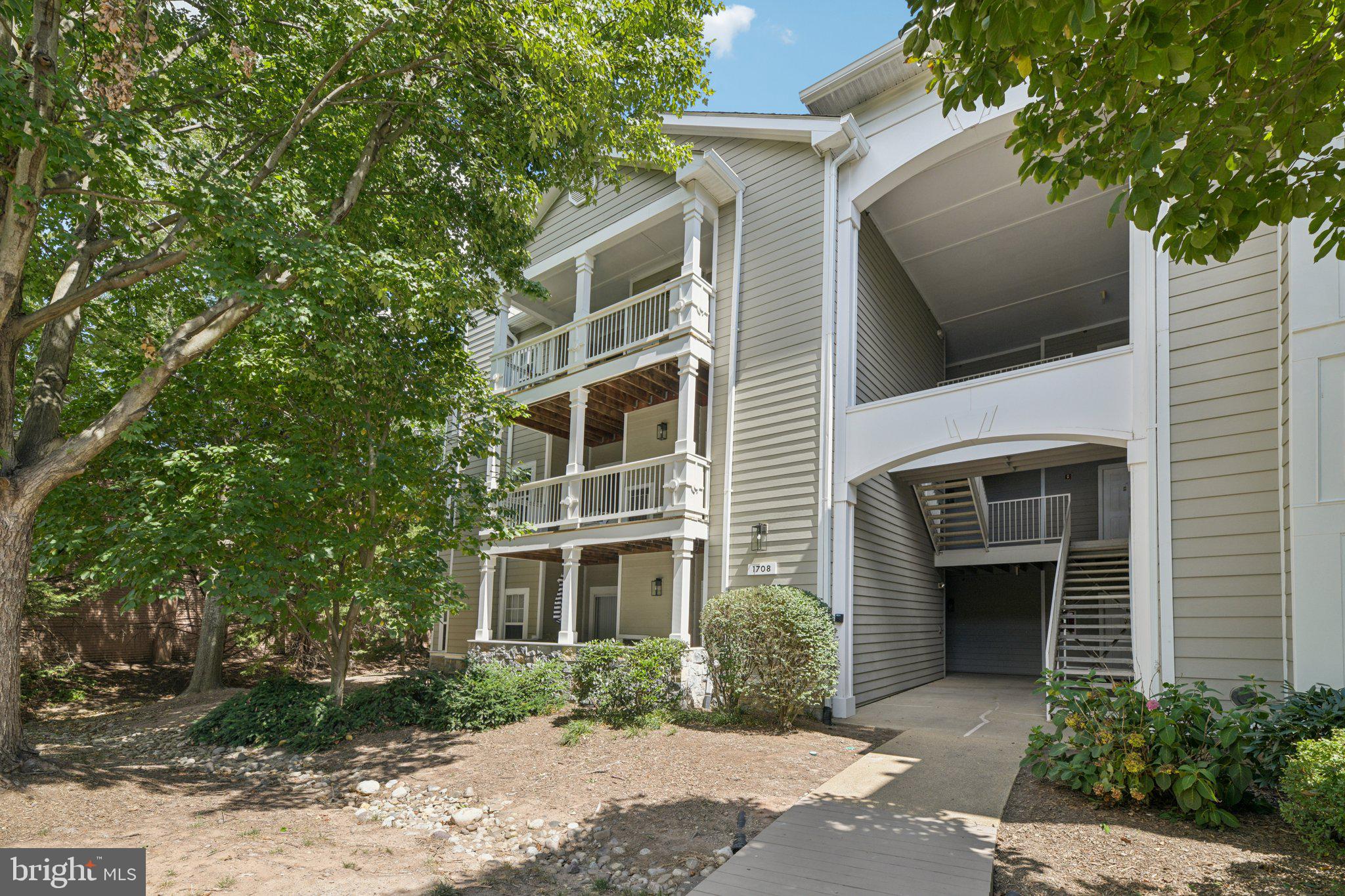 1708 LAKE SHORE CREST DRIVE 26