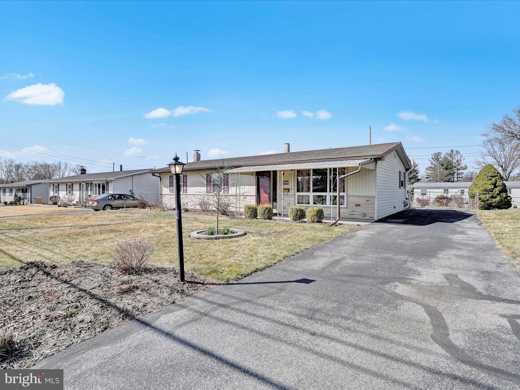 Photo of 103 Niss Avenue, EPHRATA, PA 17522 (MLS # PALA2065466)