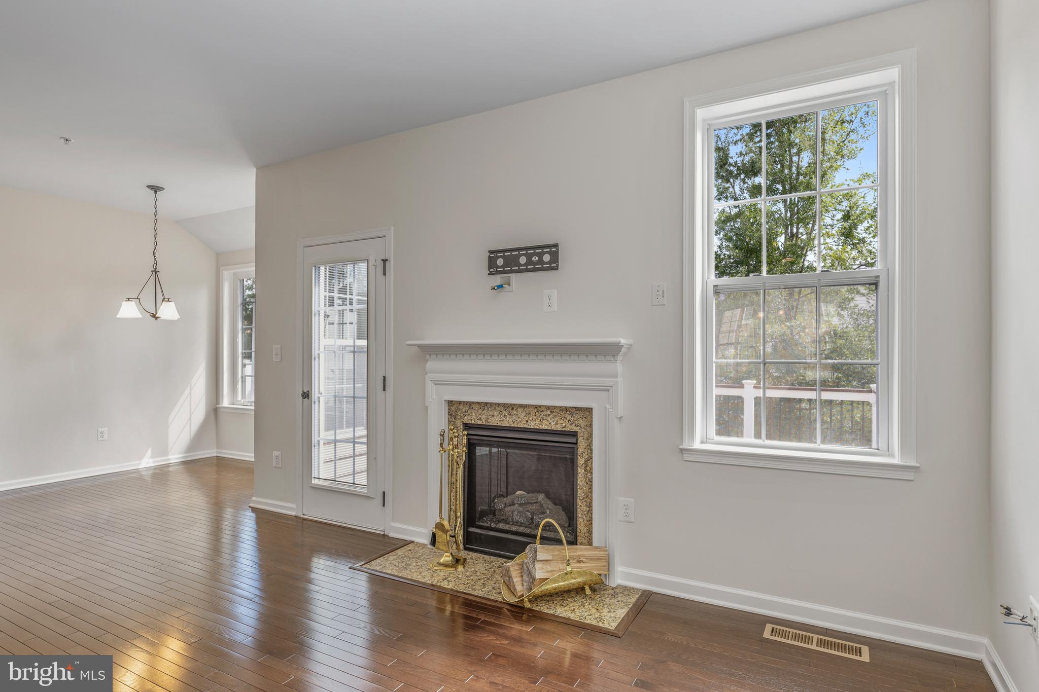 MARLBORO RIDGE - Residential