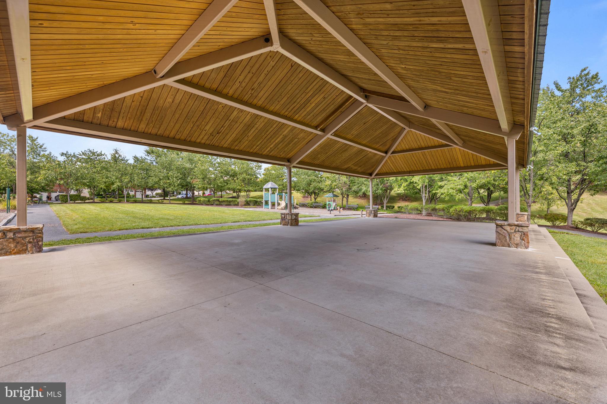 MARLBORO RIDGE - Residential