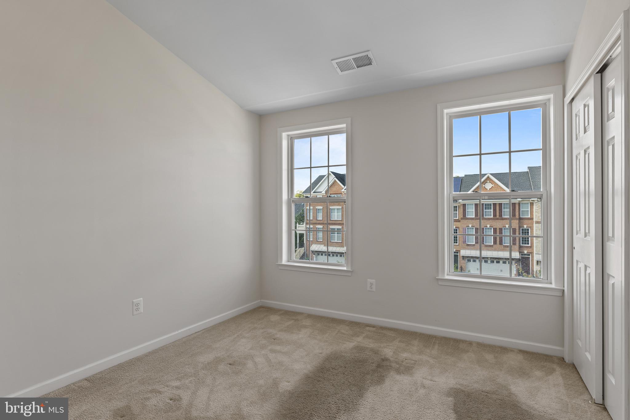 MARLBORO RIDGE - Residential