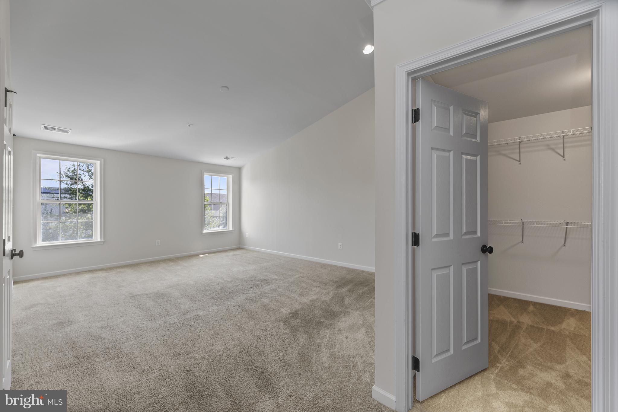 MARLBORO RIDGE - Residential