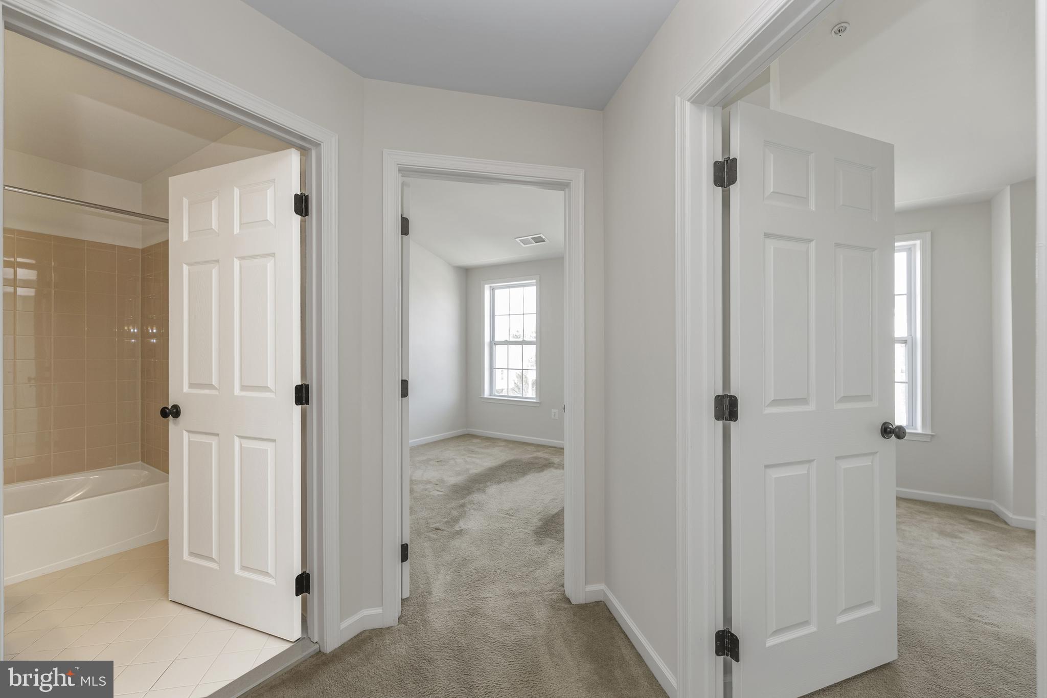 MARLBORO RIDGE - Residential