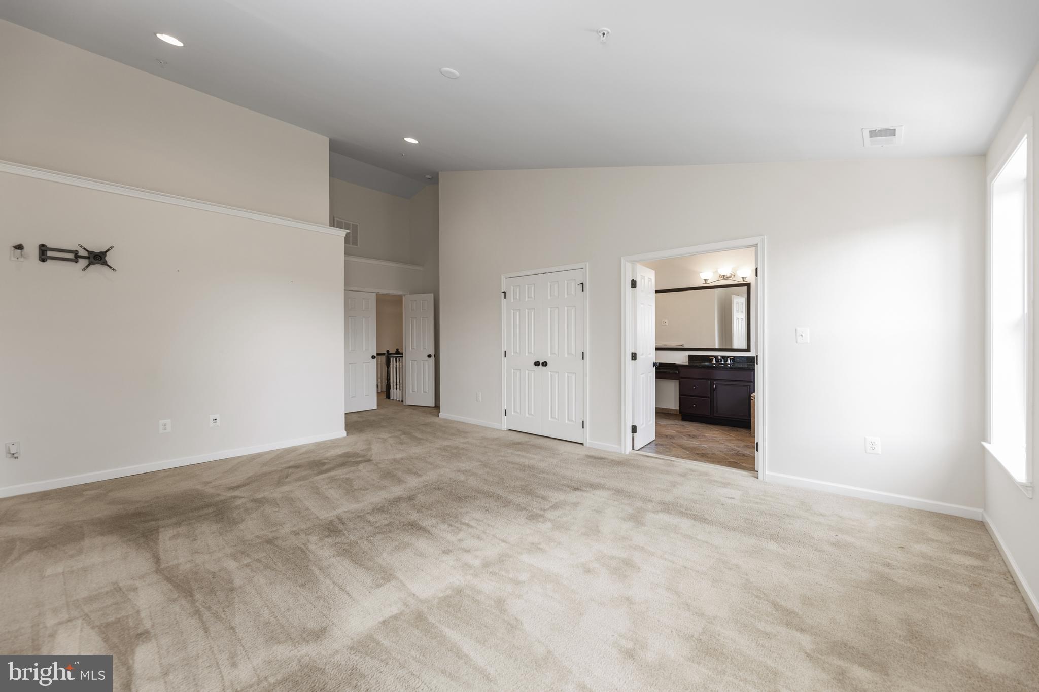 MARLBORO RIDGE - Residential