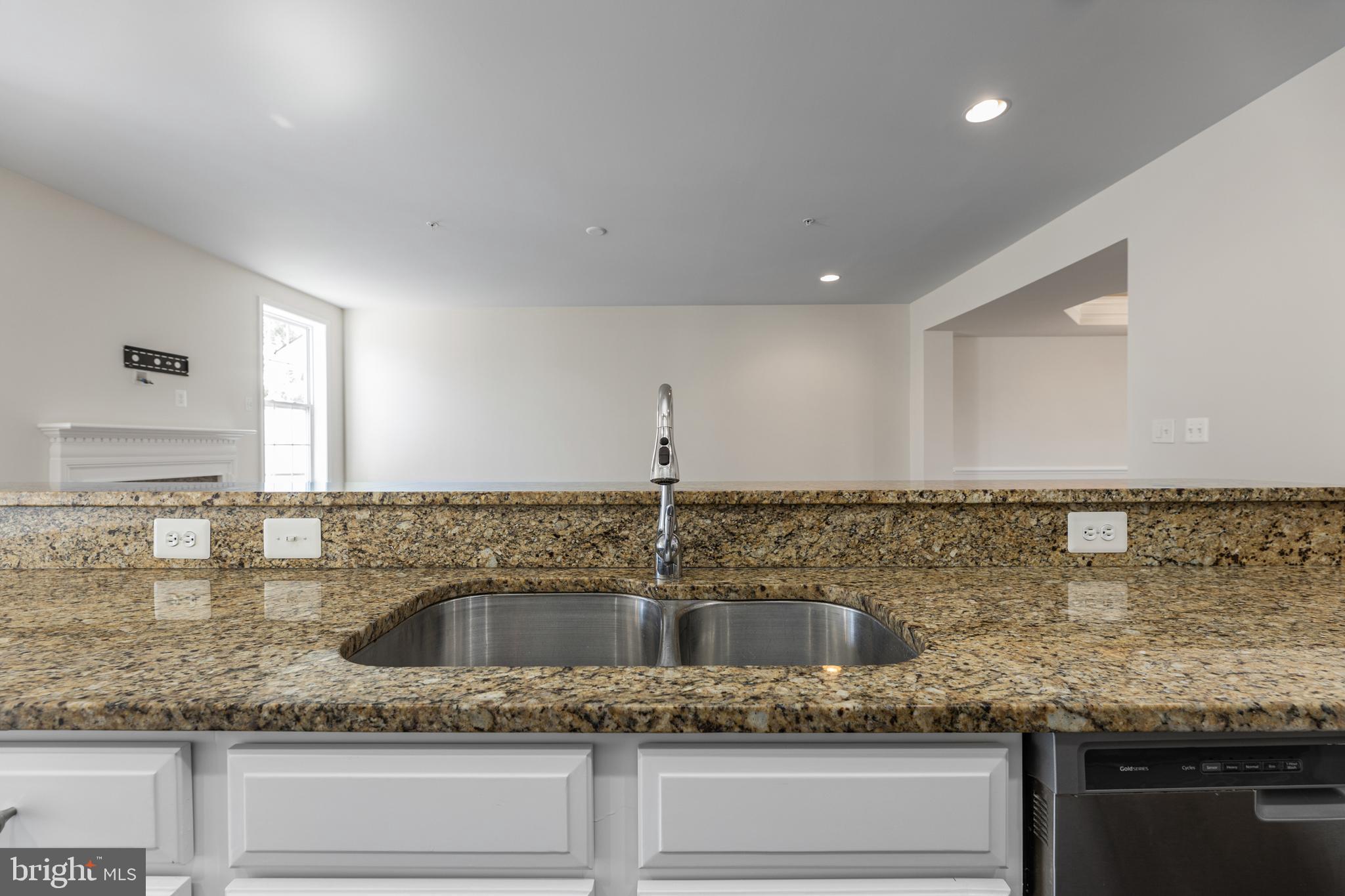 MARLBORO RIDGE - Residential