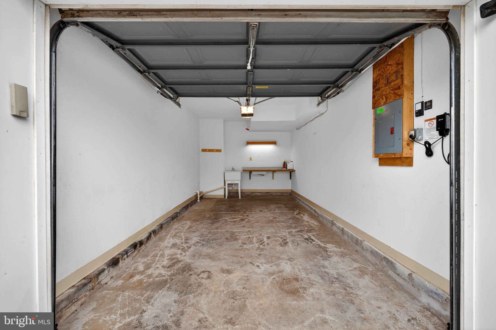 CREEKSIDE - Residential