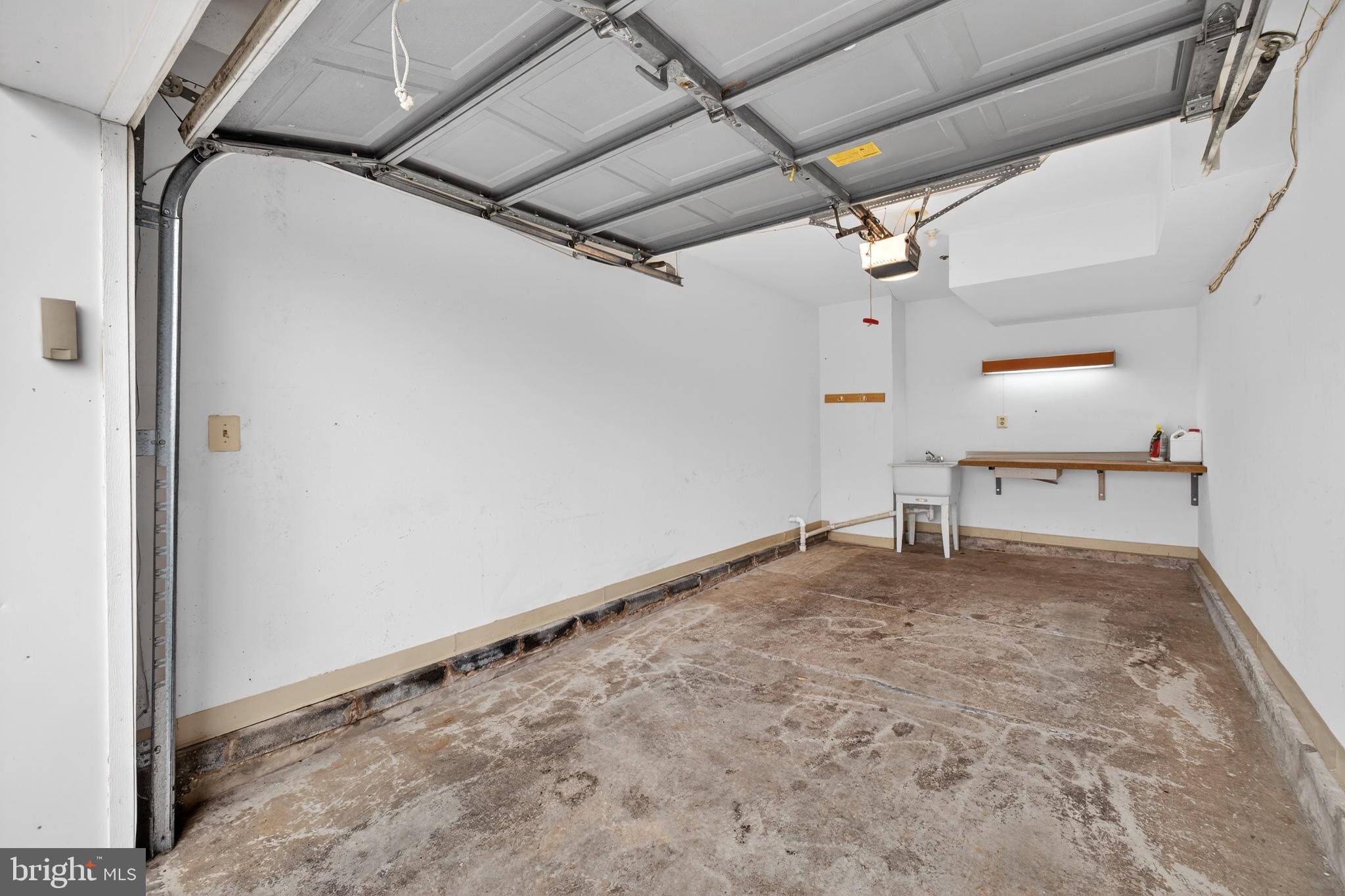 CREEKSIDE - Residential