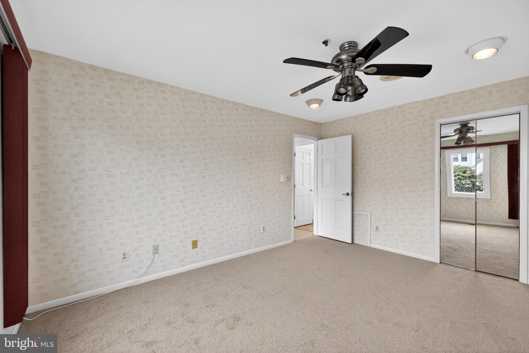 CREEKSIDE - Residential