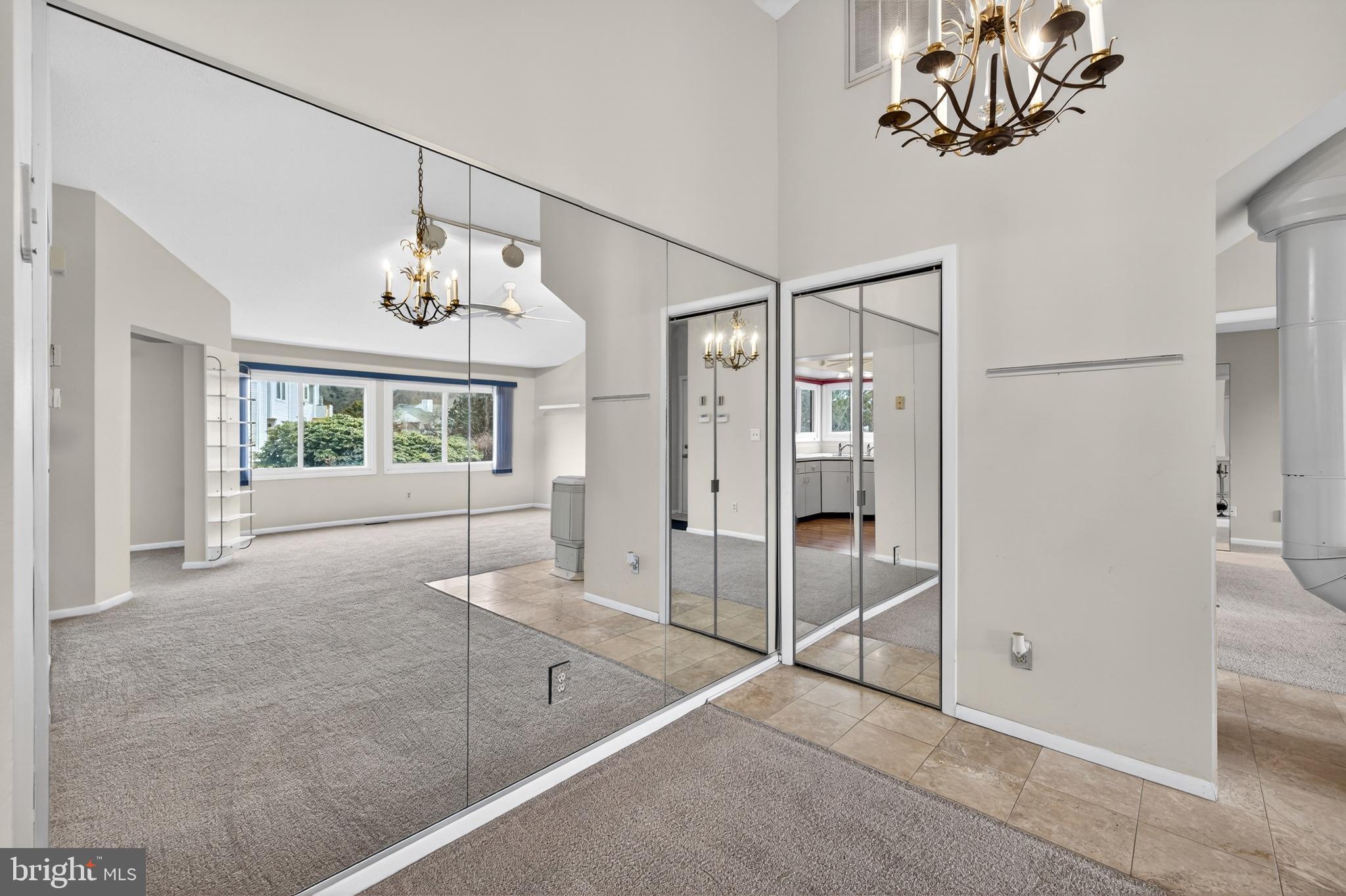 CREEKSIDE - Residential