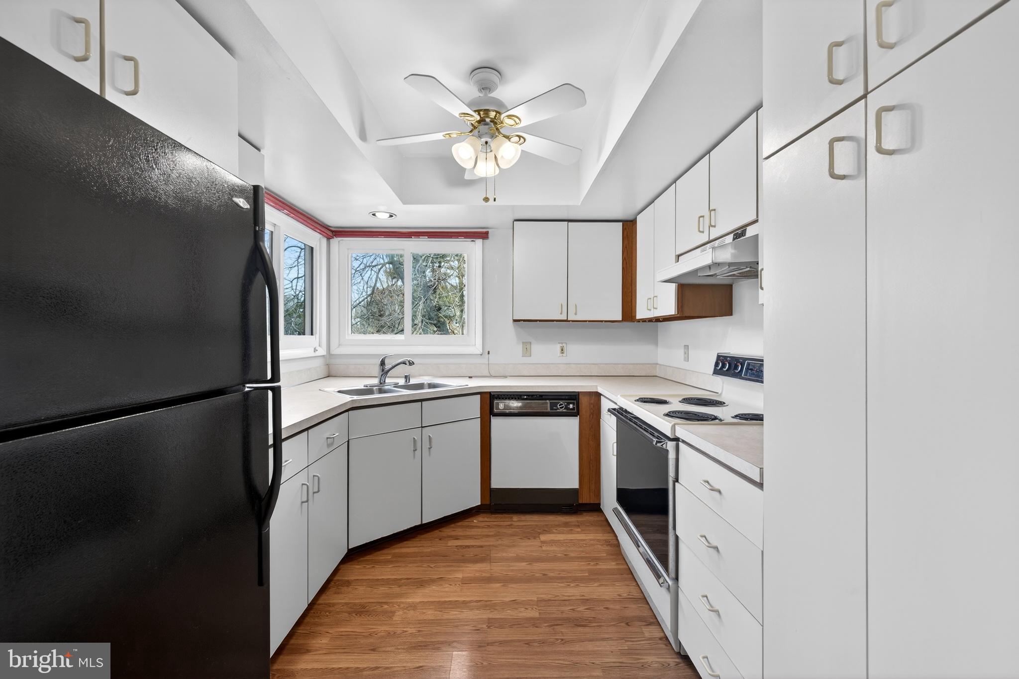 CREEKSIDE - Residential