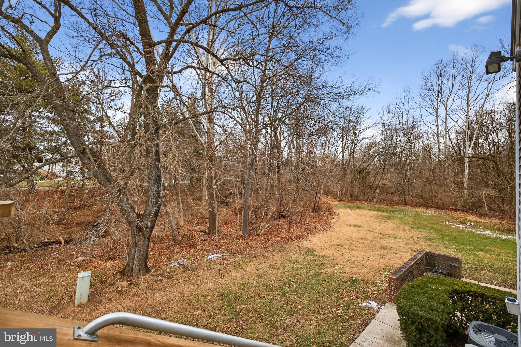 CREEKSIDE - Residential