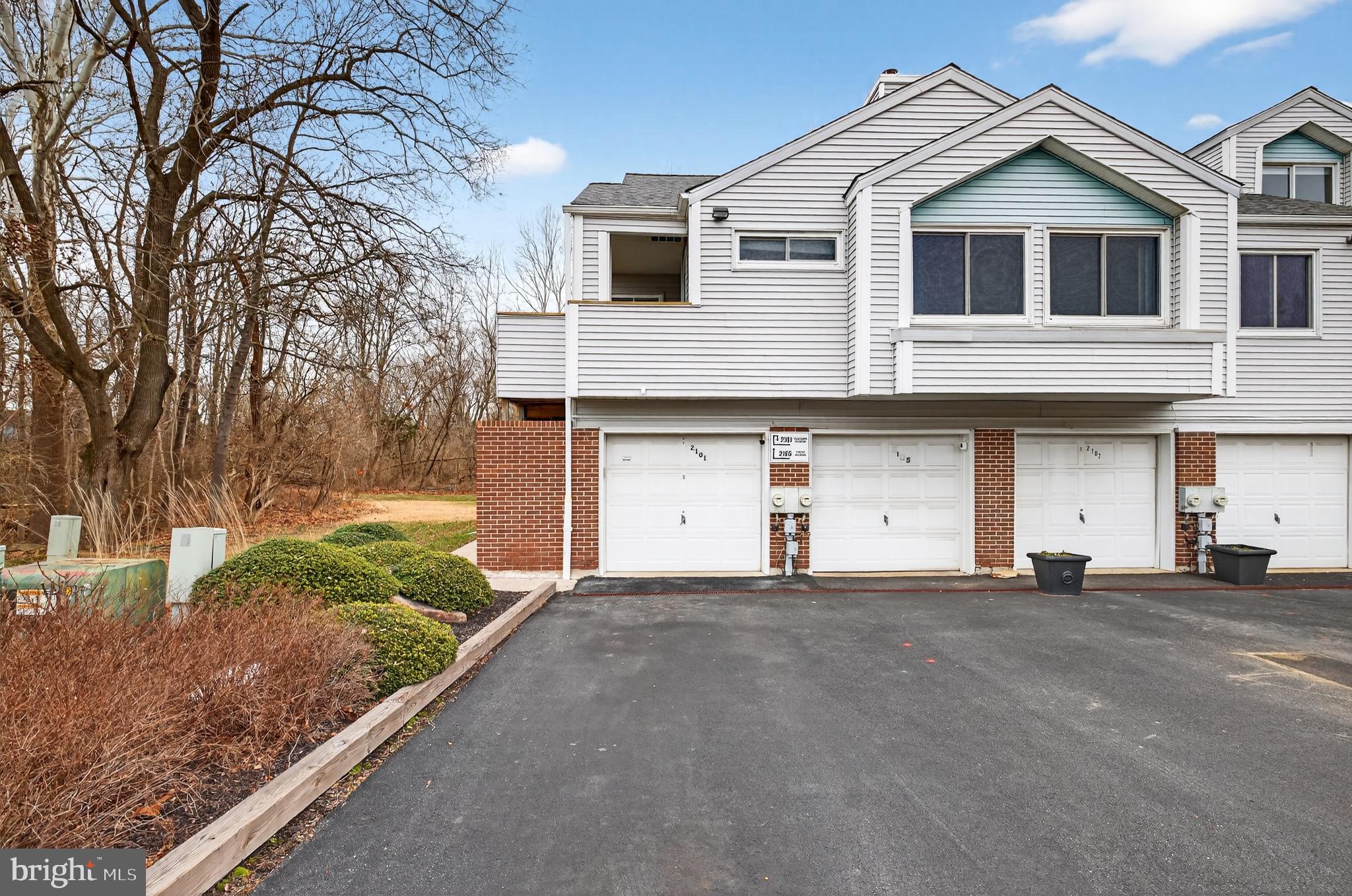 2101 CREEKSIDE DRIVE 33