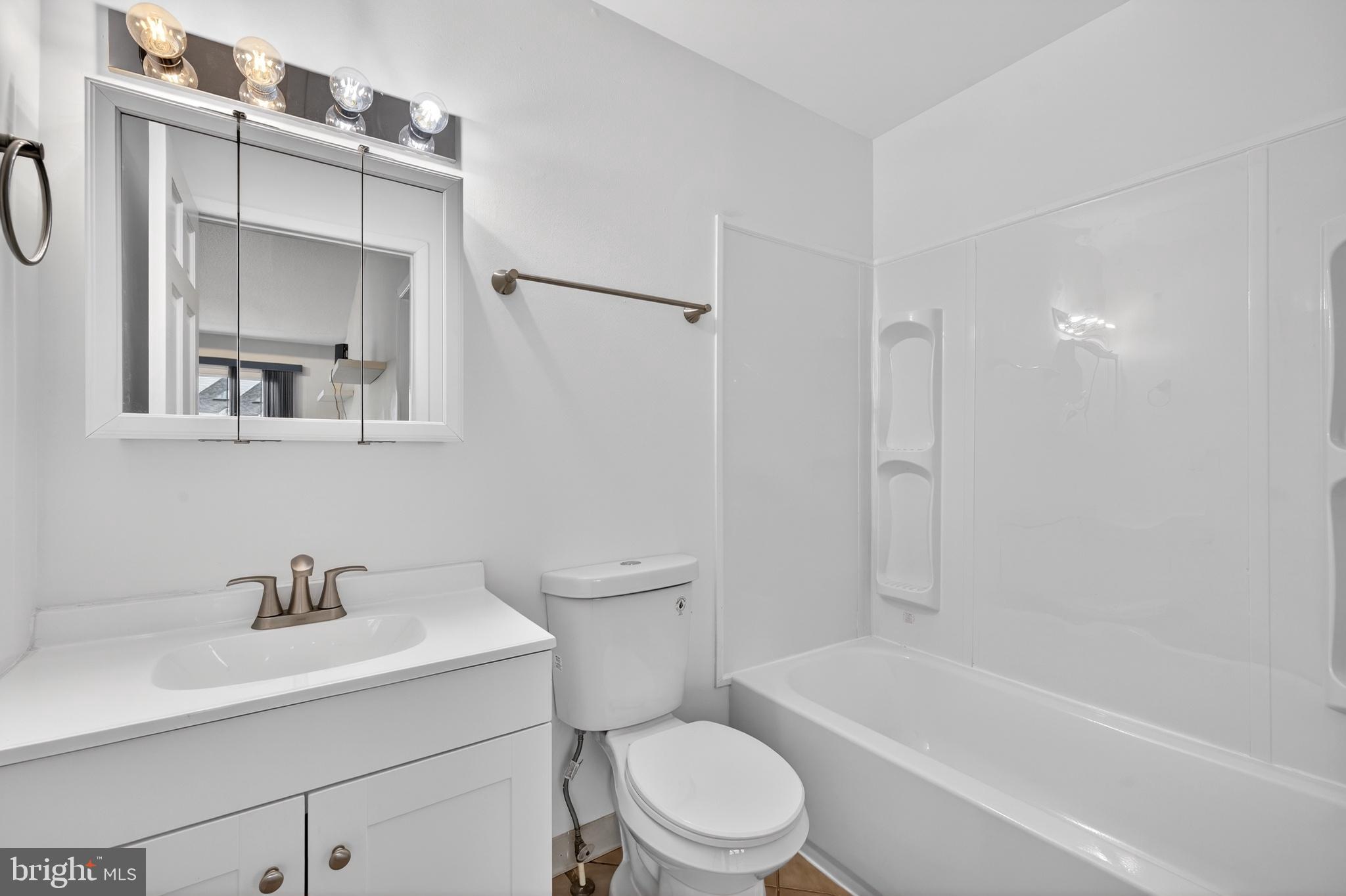 CREEKSIDE - Residential