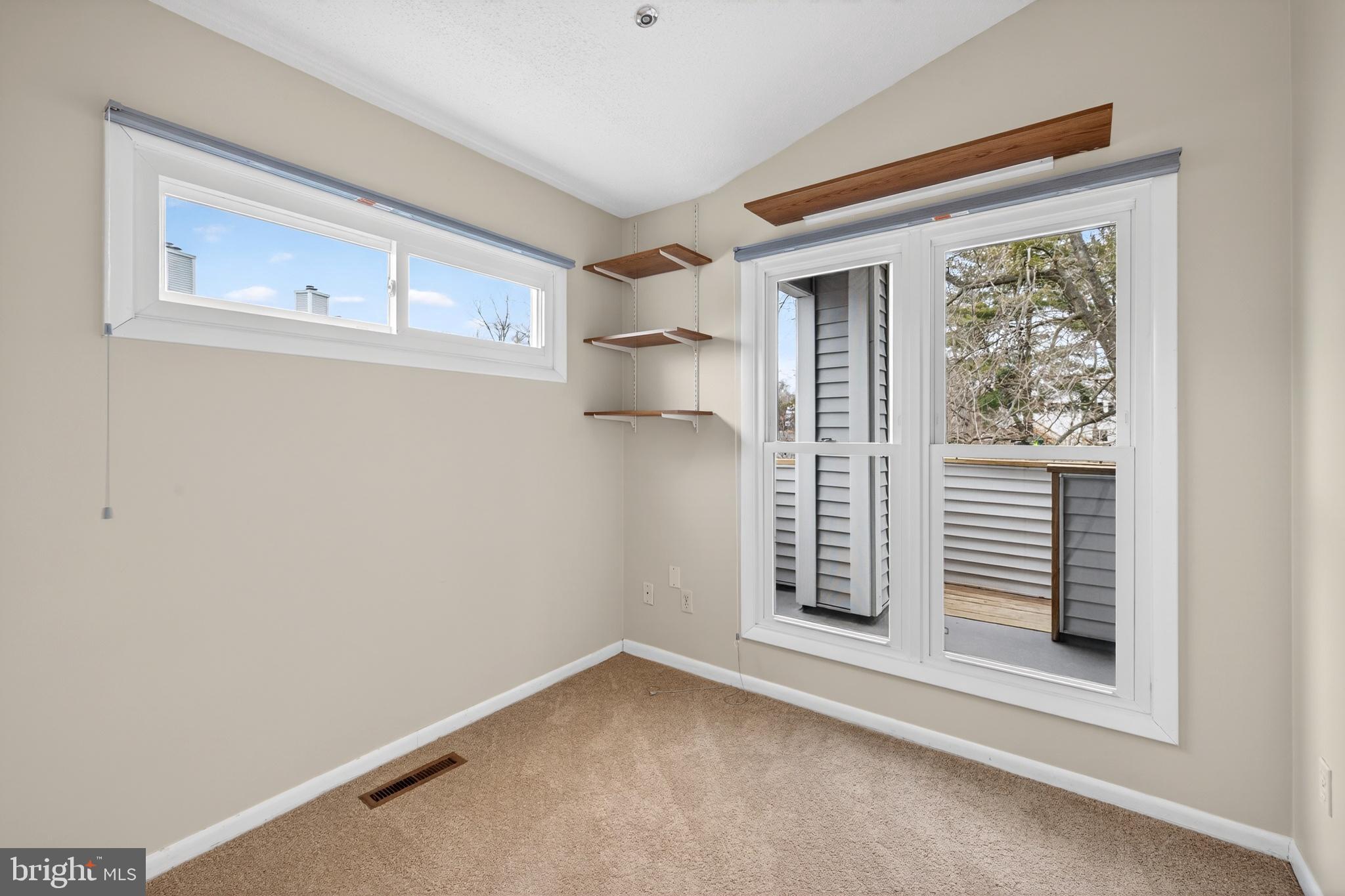 CREEKSIDE - Residential