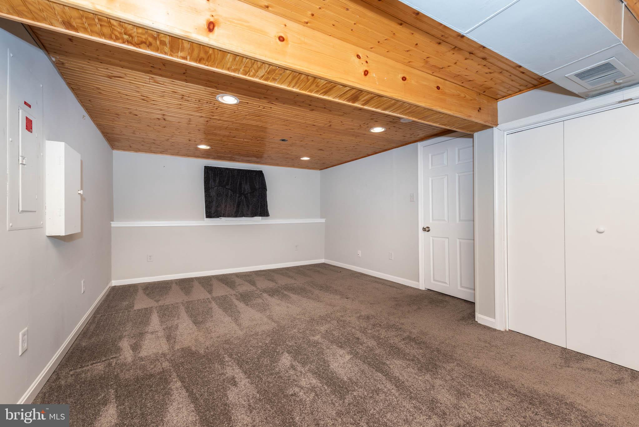 SOLLEY HEIGHTS - Residential Lease