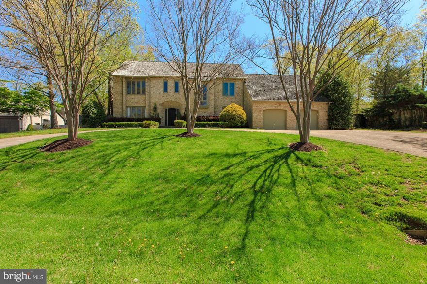 DRAMA, BEAUTY AND FUNCTION!  Perfectly proportioned space and flow. Open main lvl w/ walls of window showcasing private 1/2 acre. Sprawling eat-in kitchen flows to stone fplc Grt Rm w/vaulted 16' ceilings, lrg & light din& lv rm LIGHT!, main lvl laundry, ofc, 2 pwdr rms, Renovated master w/ double WIC, Ba w/ heated flrs, +3 big bdrms, fin LL w/ slate flrs, firepit, pool- AS IS.