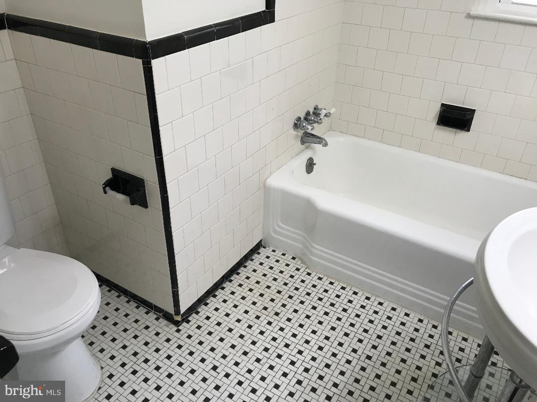 BROOKLAND ESTATES - Residential Lease