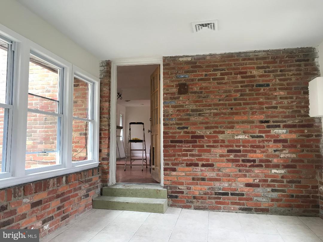 BROOKLAND ESTATES - Residential Lease