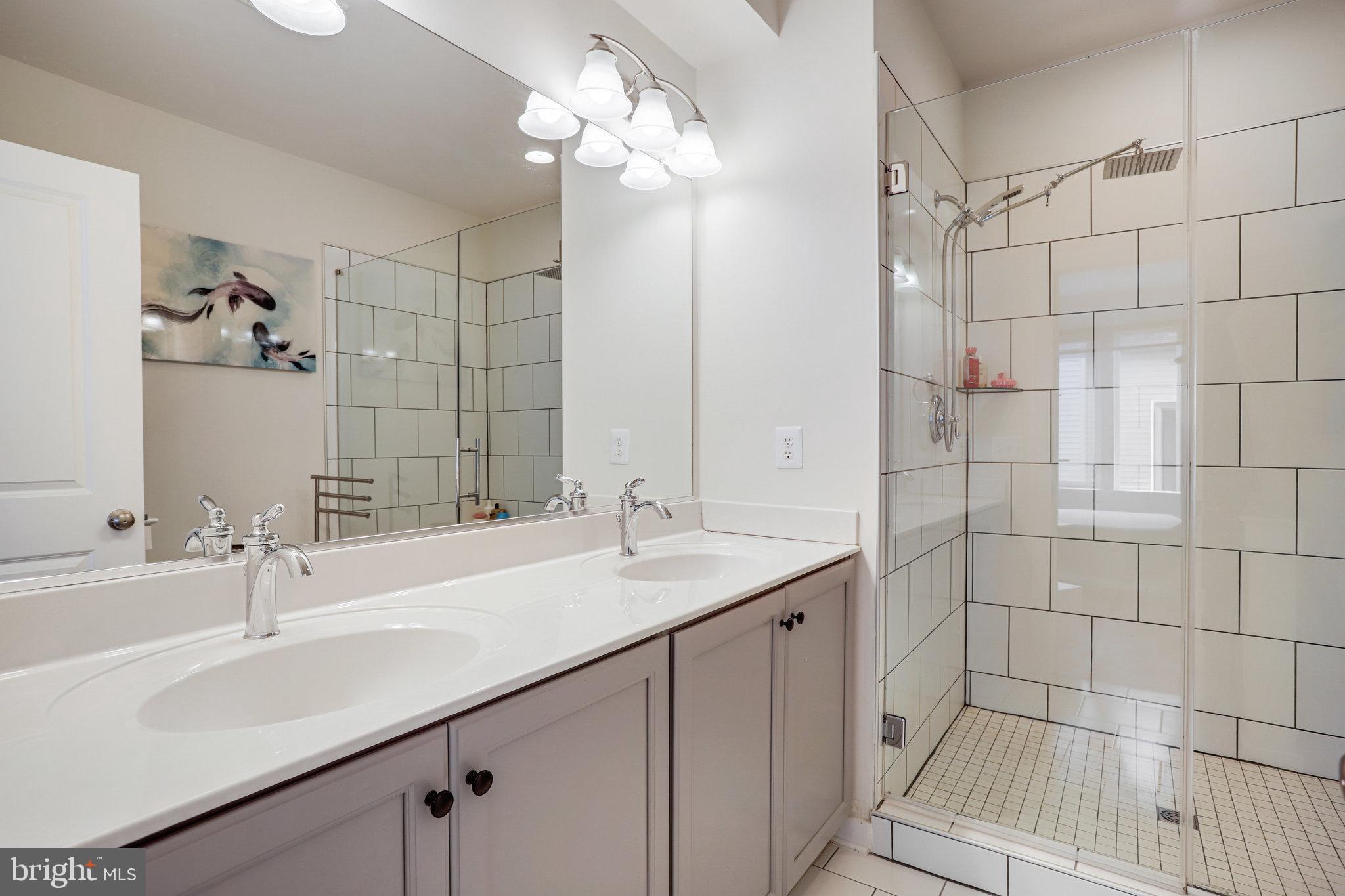 RIVER PLACE - Residential