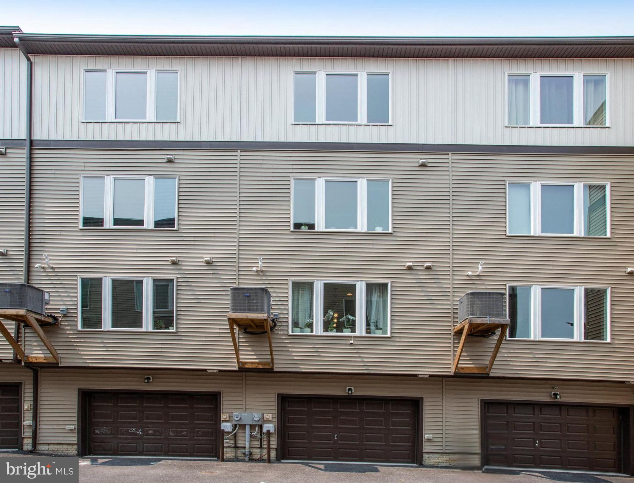 RIVER PLACE - Residential